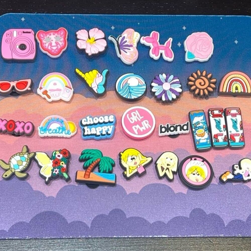 RARE GIRLY CROC CHARM JIBBIT SET LOT LIZZIE MCGUIRE NEW PINK KID TEEN
